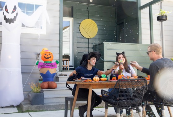 6 spooky Amazon Echo skills to help you host a haunting Halloween party
