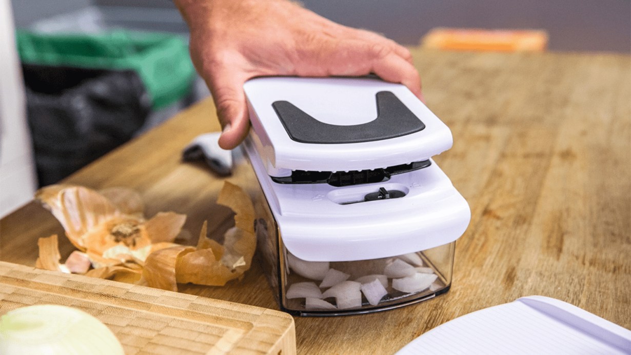 Using OXO Good Grips Onion Chopper Using OXO Good Grips Onion Chopper