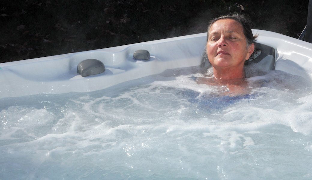 hot tubs plug and play