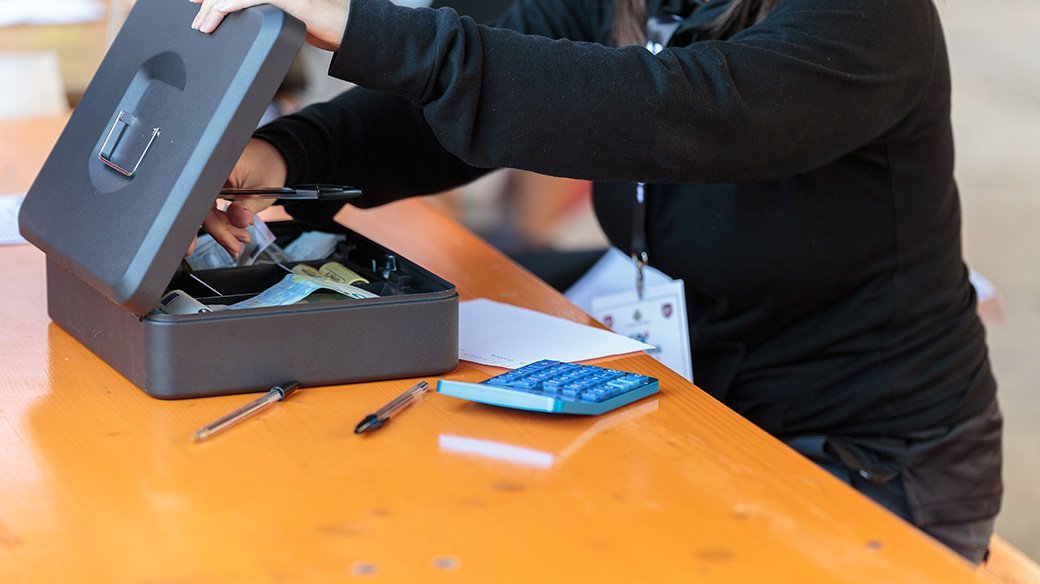 5 Best Cash Boxes June 2021 BestReviews