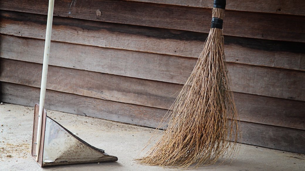 The Best Broom and Dustpan Sets – LifeSavvy