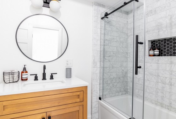 Best bathtub sliding door