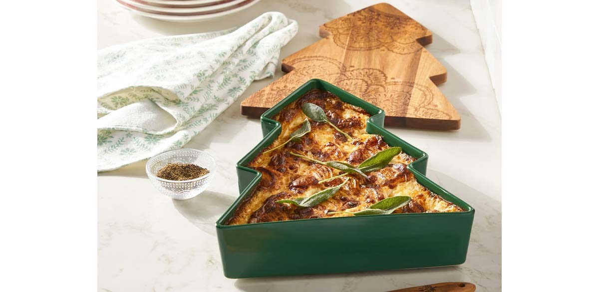 The Pioneer Woman Tree-Shaped Stoneware Baker with Wood Lid