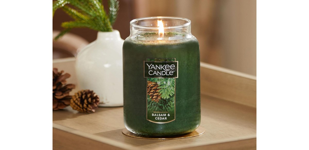 Yankee Candle Balsam &amp; Cedar Scented, Classic 22oz Large Jar