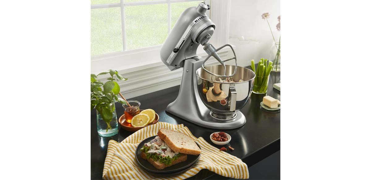 KitchenAid Deluxe Series 4.5 Quart Tilt-Head Stand Mixer